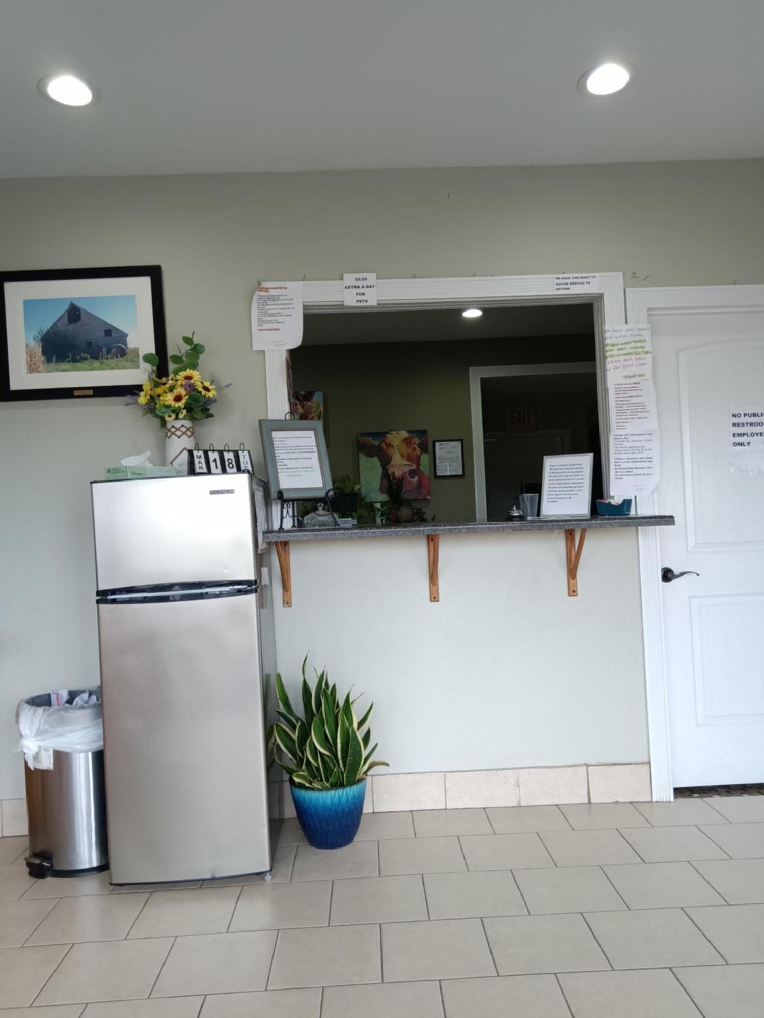 Hiway Express Hotel